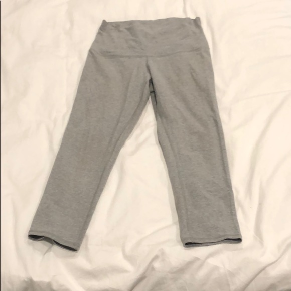 Lululemon wonder under crop - Picture 2 of 4